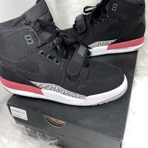 Pre loved Jordan Tennis shoe size 6 in youth